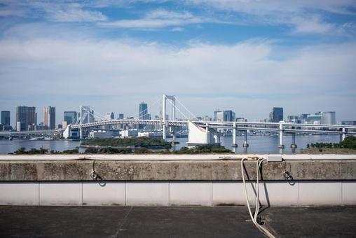 レインボーブリッジと東京湾岸の街並み レインボーブリッジ,東京,街並みの写真素材
