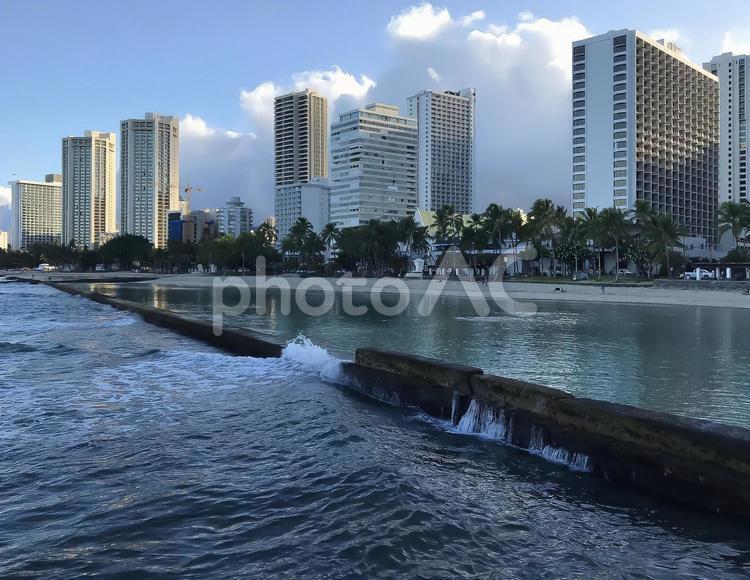 青い海とリゾートホテル２ ホノルル,ワイキキ,ビーチの写真素材