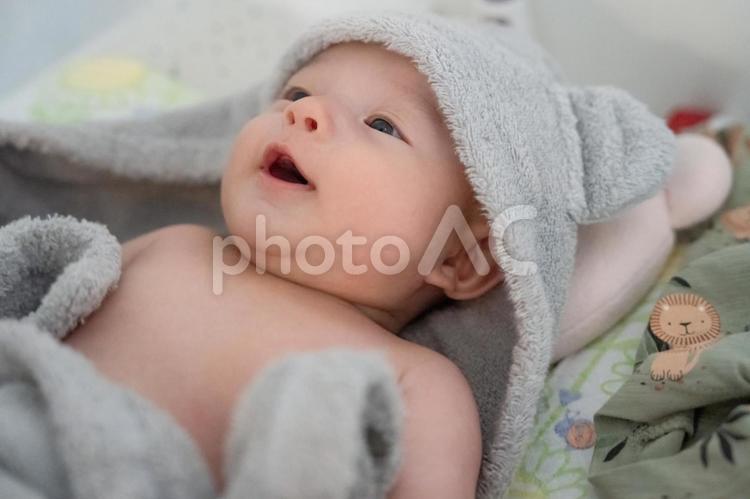 お風呂上がりの赤ちゃん お風呂上がり,タオル,バスタオルの写真素材