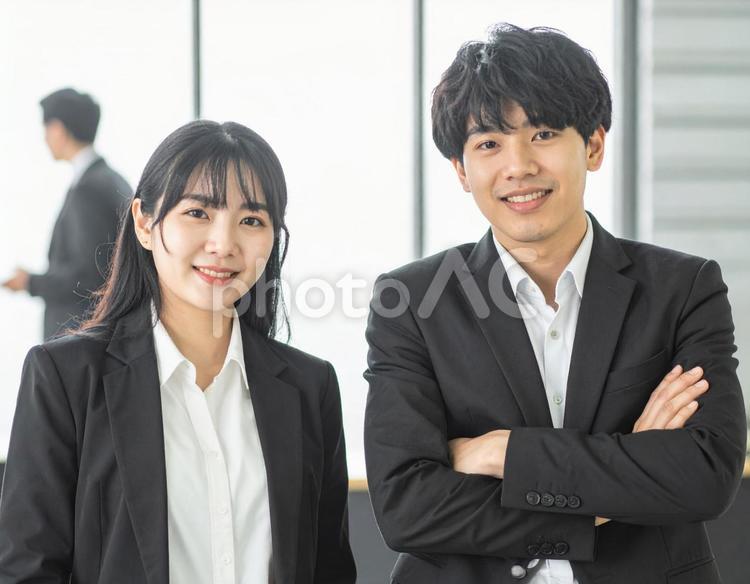 働く男性社員と女性社員のイメージ ビジネス,男性,女性の写真素材