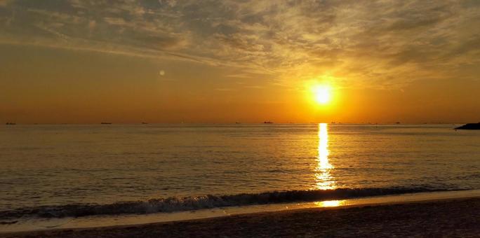 サンセットビーチ サンセットビーチ 夕焼け,夕暮れ,空の写真素材
