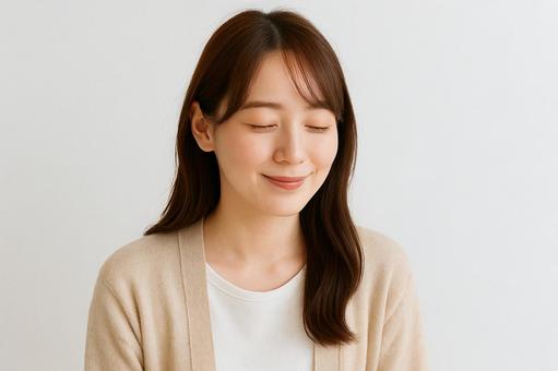 うなずく女性感情表現素材 うなずく女性感情表現素材の写真