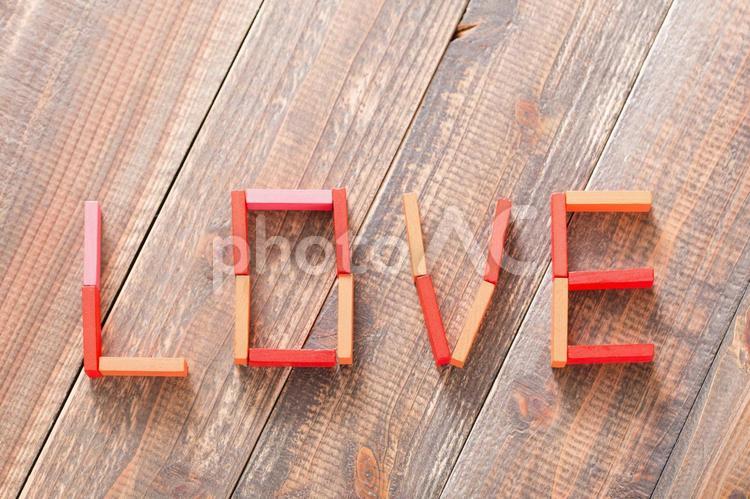 積木で作ったloveの文字 love,アルファベット,コピースペースの写真素材