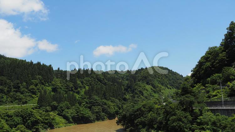 大雨の翌日の川 自然,風景,景色の写真素材