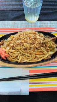 美味しそうな鉄板焼きそば 美味しそうな鉄板焼きそば 焼きそば,鉄板,麺料理の写真素材
