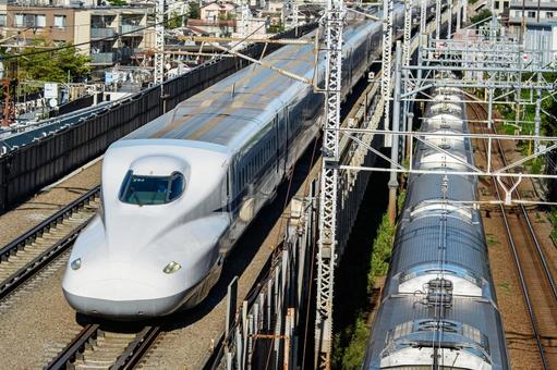 上から目線の東海道山陽新幹線N700A 上から目線の東海道山陽新幹線N700A 東海道,山陽,新幹線の写真素材