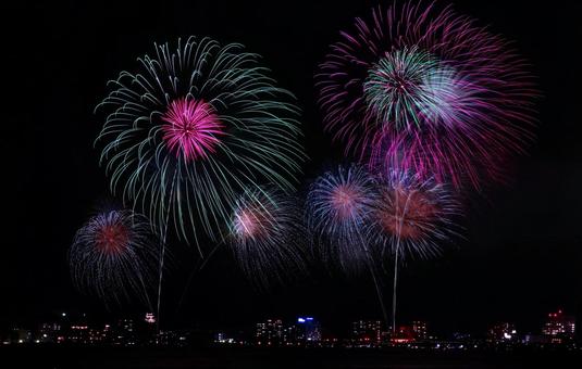Fireworks over the lake/Matsue Suigo Festival, JPG Fireworks over the lake/Matsue Suigo Festival, JPG