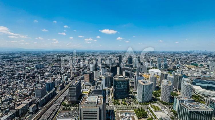 みなとみらいのビル群 ビル,都市,ランドマークタワーの写真素材