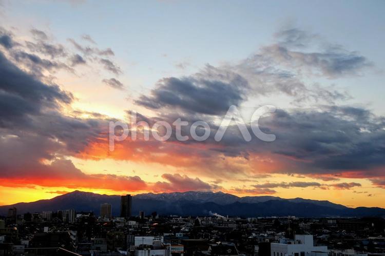 朝焼け　日の出　dawn  朝焼け,夜明け,朝焼け雲の写真素材