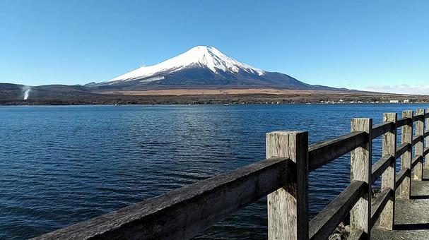 山梨県・山中湖・富士山 山梨県・山中湖・富士山 山梨県,山中湖,富士山の写真素材