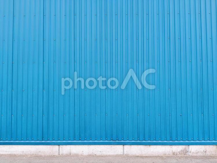 青い壁 壁,青,ブルーの写真素材