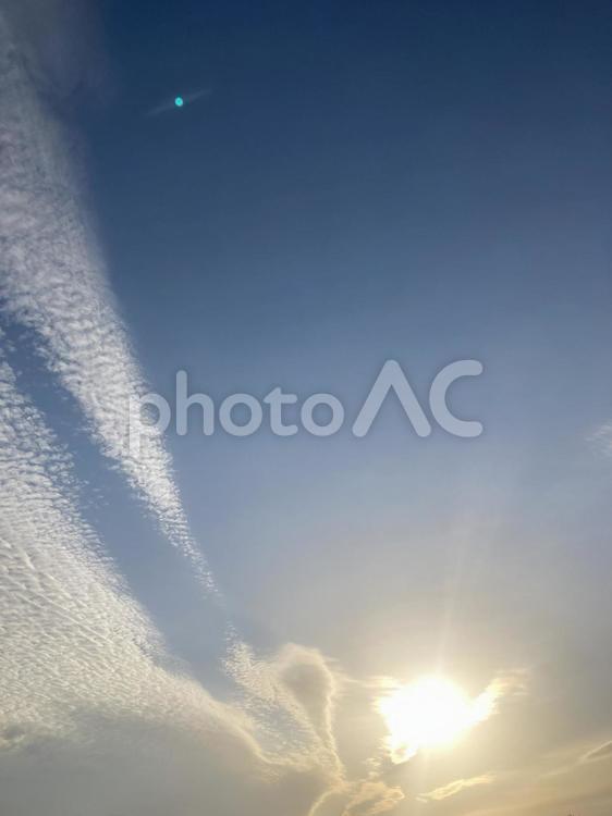 夕日と巻積雲 巻積雲,雲,cloudの写真素材