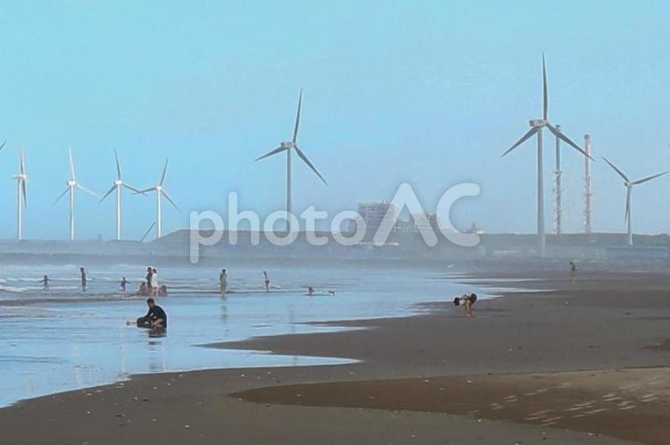 砂浜と男の子 海,風景,晴天の写真素材