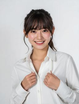 白いブラウス姿のビジネスウーマン 白いブラウス姿のビジネスウーマンの写真