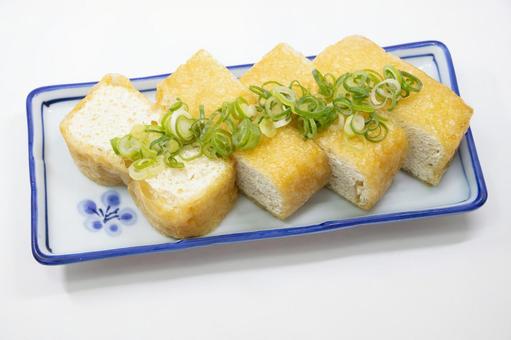 栃尾揚げ 栃尾揚げ 栃尾揚げ,油揚げ,栃尾の油揚げの写真素材