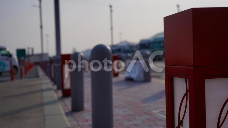 鈴鹿パーキングエリアの駐車場 鈴鹿,パーキングエリア,青空の写真素材
