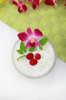 タピオカ タピオカ タピオカ,タピオカパール,ココナッツミルクの写真素材