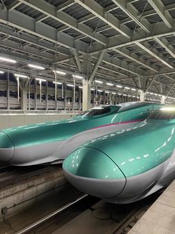 しんあおもり駅のはやぶさ 新青森,しんあおもり,はやぶさの写真素材