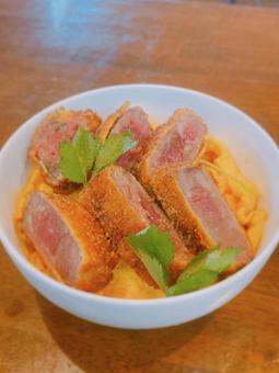 カツ丼 カツ丼 カツ丼,ビーフカツ丼,揚げないカツ丼の写真素材