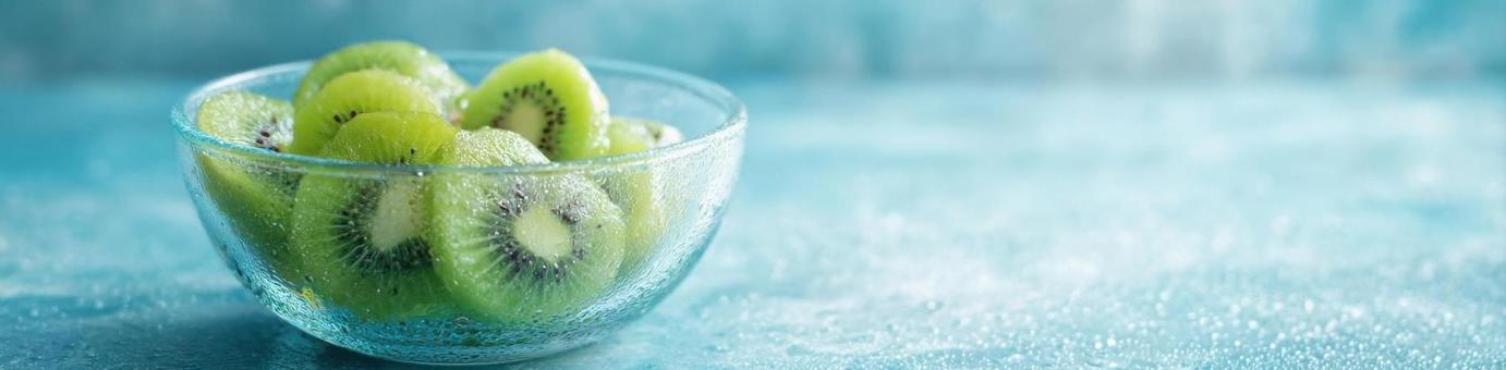 ガラスボウルとキウイのヘッダー_1 ガラスボウルとキウイのヘッダー_1の写真
