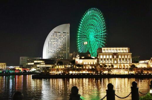 汽車道から臨むみなとみらいの夜景 横浜,夜景,みなとみらいの写真素材