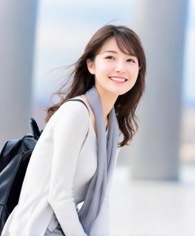 旅をする女性 旅をする女性の写真