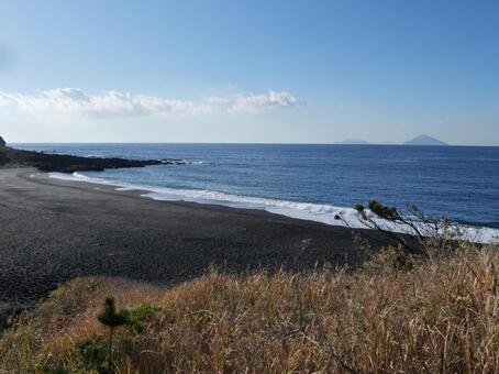 伊豆大島　砂の浜 砂の浜,ビーチ,黒砂の写真素材