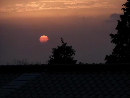 Sunset in thin clouds, JPG Sunset in thin clouds, JPG