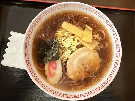 醤油ラーメン 醤油ラーメンの写真