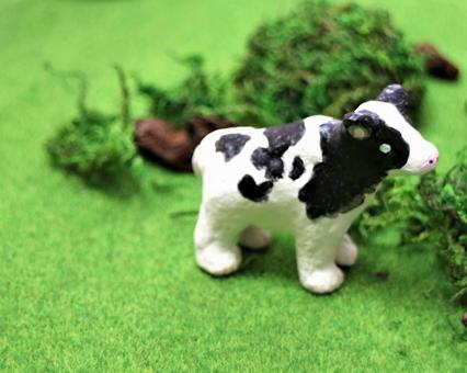 粘土で作った牛の写真 牛,動物,粘土の写真素材