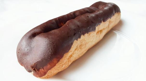 チョコエクレア・2 エクレア,チョコレート,おやつの写真素材