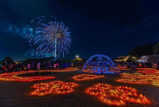 偕楽園　イルミネーションと花火 偕楽園,花火,夜空の写真素材