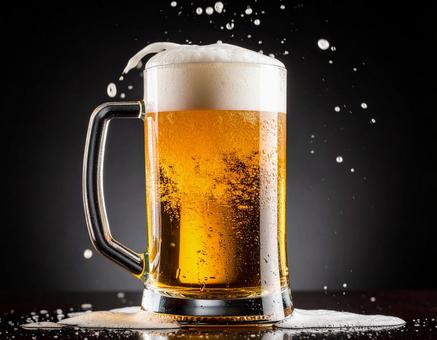 ビール(黒背景) ビール(黒背景)の写真