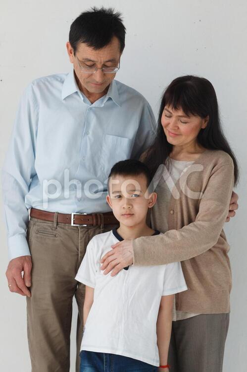 アジア人の祖父母と孫2 アジア人,家族,おじいちゃんの写真素材