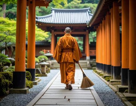 清掃をする僧侶 清掃をする僧侶の写真