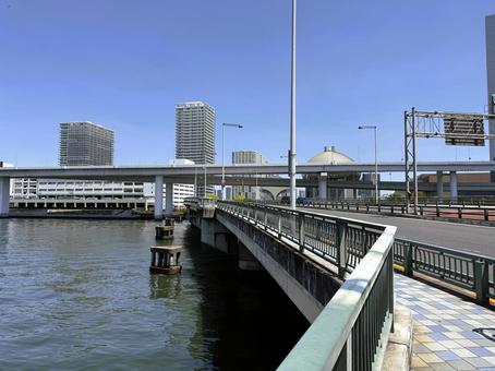 2025年春　昼間の東京江東区の風景 ベイエリア,ビル群,台場エリアの写真素材