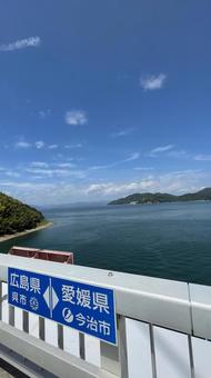 岡村大橋 県境 岡村大橋 県境 広島県,愛媛県,県境の写真素材