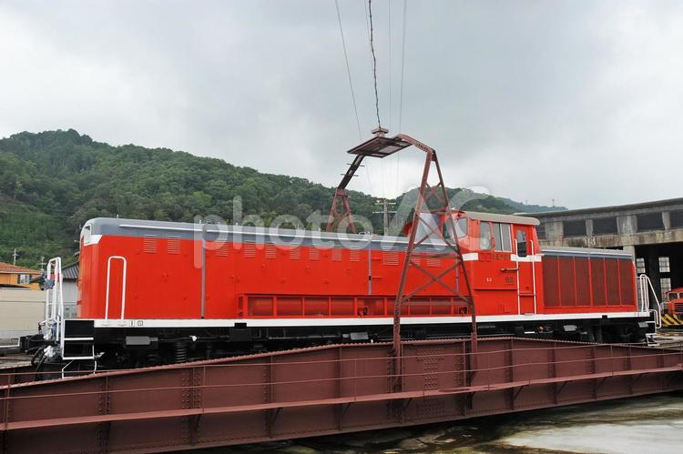 DE50　ターンテーブル　機関車　車庫 電車,線路,鉄道の写真素材