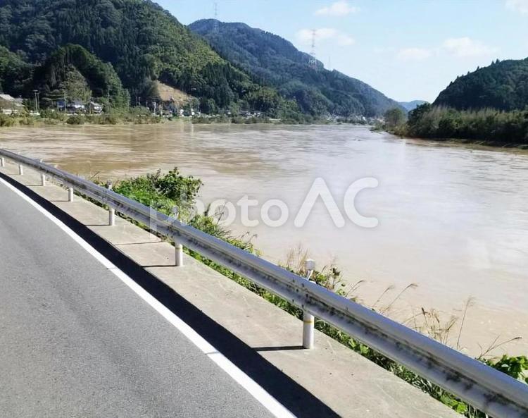 台風で増水した河川 水害,大雨,台風の写真素材