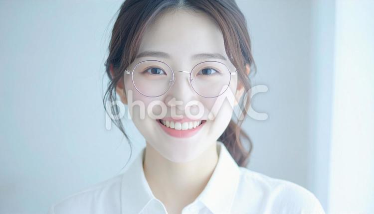 清潔感のあるカメラ目線の女性 女性,1人,20代の写真素材