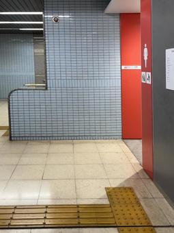 Toilet entrance, JPG Toilet entrance, JPG