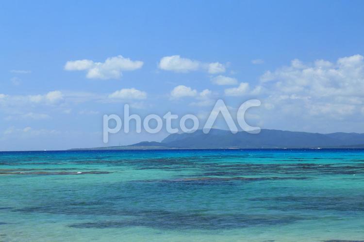 沖縄の海　エメラルドグリーン 海,beach,リゾートの写真素材