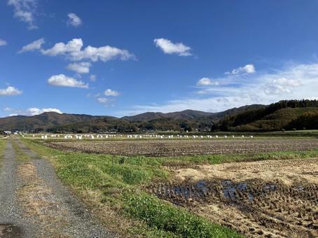遠野の田園と山並みのふるさと風景 遠野,遠野市,岩手県の写真素材