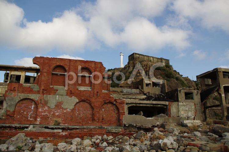軍艦島の廃墟と青空　端島　長崎 軍艦島,端島,長崎の写真素材