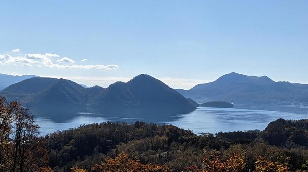 洞爺湖 サイロ展望台から望む有珠山と湖  絶景,中島,羊蹄山の写真素材