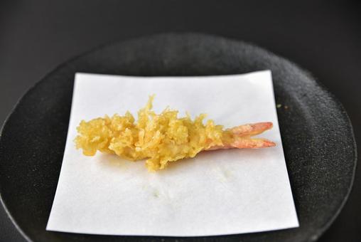 海老の天ぷら1本の写真