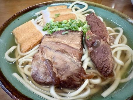 沖縄のソーキそば(アップ) 沖縄のソーキそば(アップ) 沖縄そば,ソーキそば,沖縄料理の写真素材