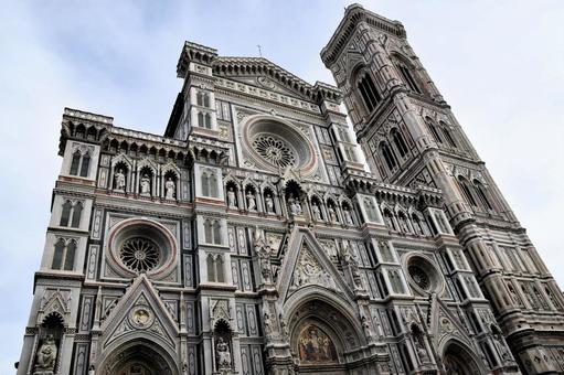 フィレンツェ大聖堂の荘厳なファサード﻿ フィレンツェ,イタリア,ヨーロッパの写真素材