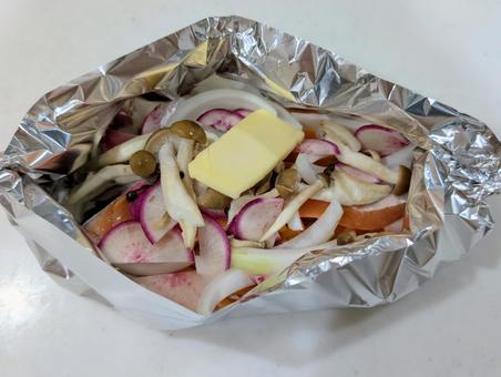 鮭のホイル焼きの準備 2 鮭のホイル焼きの準備 2の写真