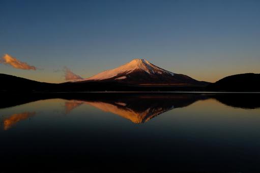 厳冬の富士山 厳冬の富士山の写真